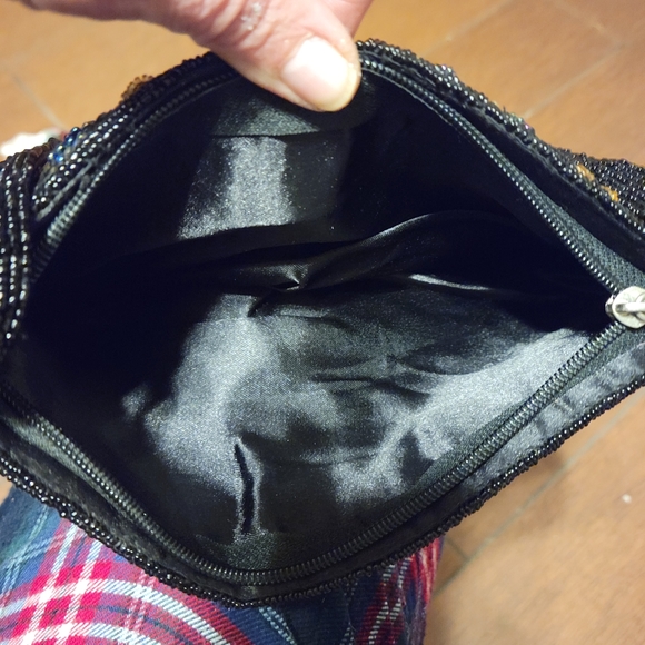 Hand beaded handbag - Picture 3 of 7